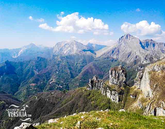 Le Alpi Apuane si trova vicino a Hotel La Pineta
