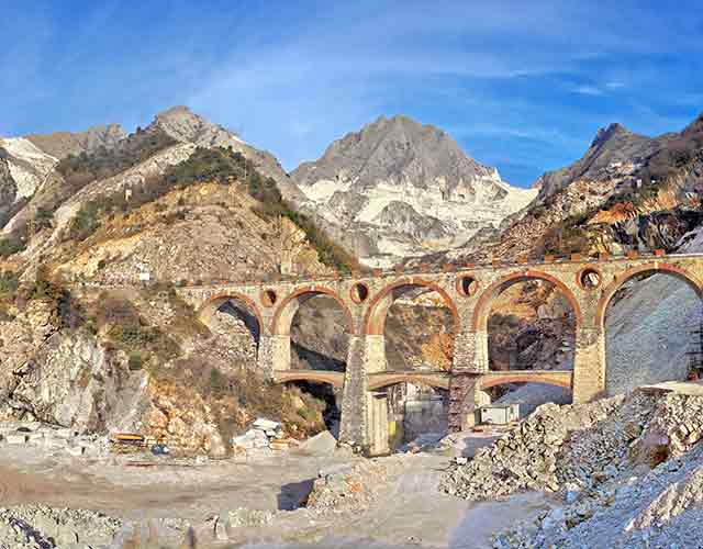 Cave di Marmo Carrara si trova vicino a Hotel La Pineta